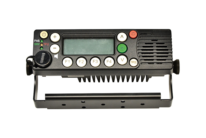 Возимая радиостанция стандарта DMR РМ211